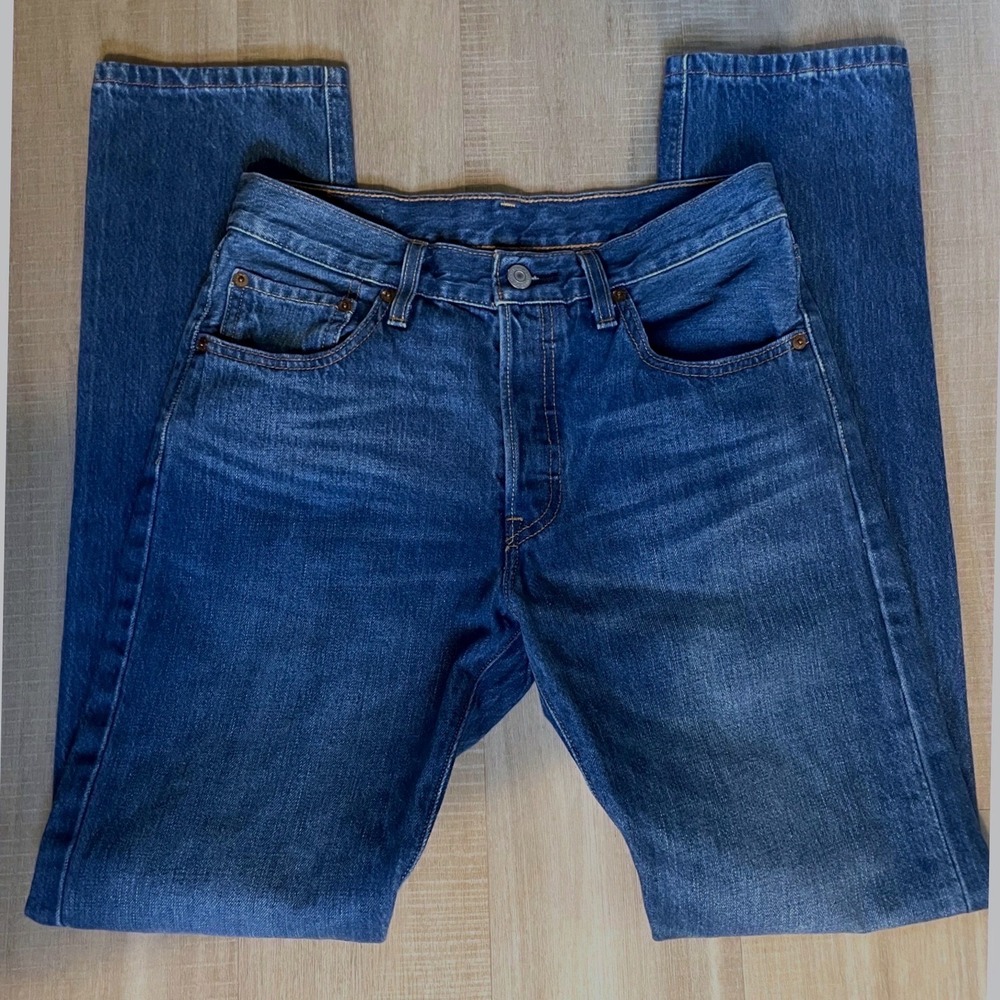 Levi's 501 Straight Button-Fly Medium Wash Jeans Size 26x32